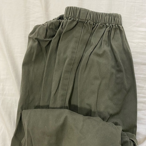 Forever 21 army green cargo pants - Picture 2 of 4